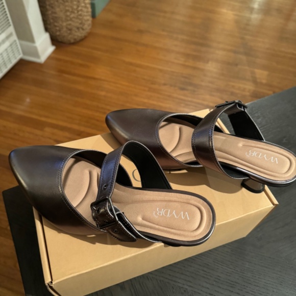 NEW WYDR studios Ingrid pointy toe kitten heels 10W - Picture 7 of 8